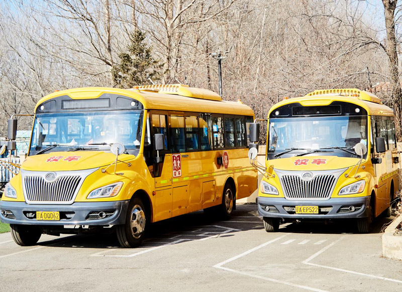 校车
